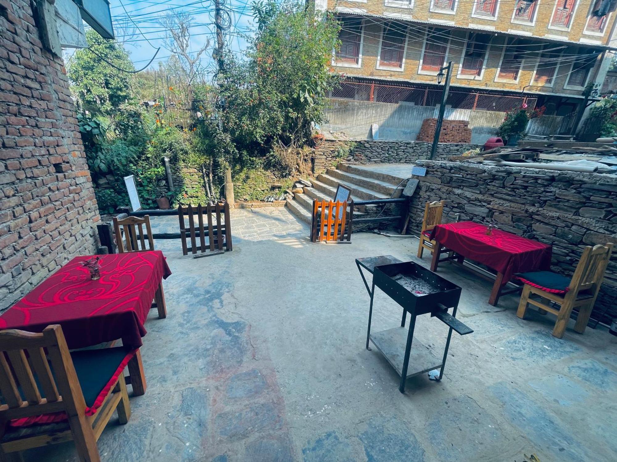 בנדיפור Pasne Aajako Hotel מראה חיצוני תמונה