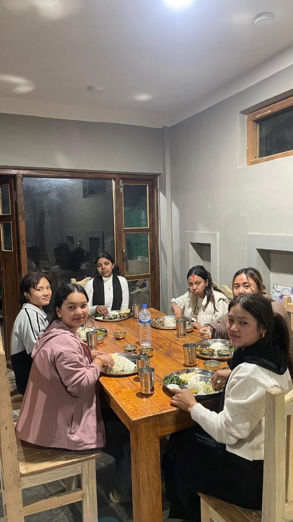 בנדיפור Pasne Aajako Hotel מראה חיצוני תמונה